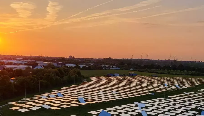 Blick auf das solarthermische Kraftwerk am Forschungszentrum Jülich